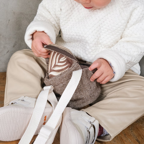 CAFE HOPPER sling bag