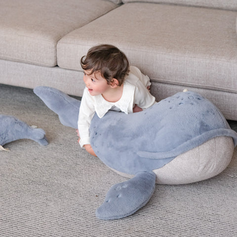 WHALE POUF