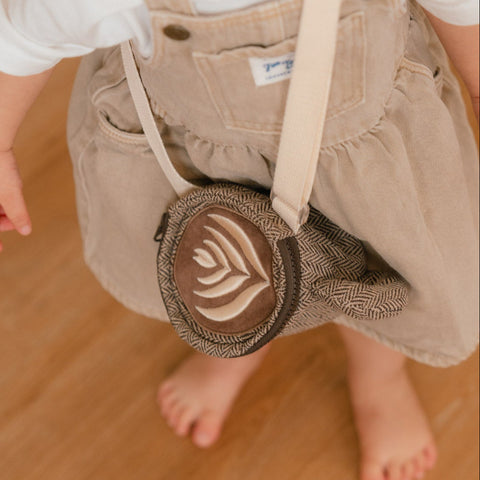 CAFE HOPPER sling bag