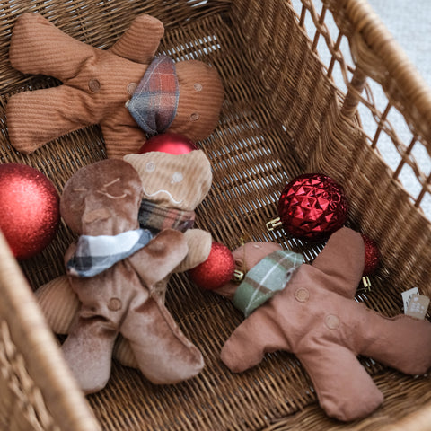 EMOTIONS GINGERBREAD MEN BEANIES