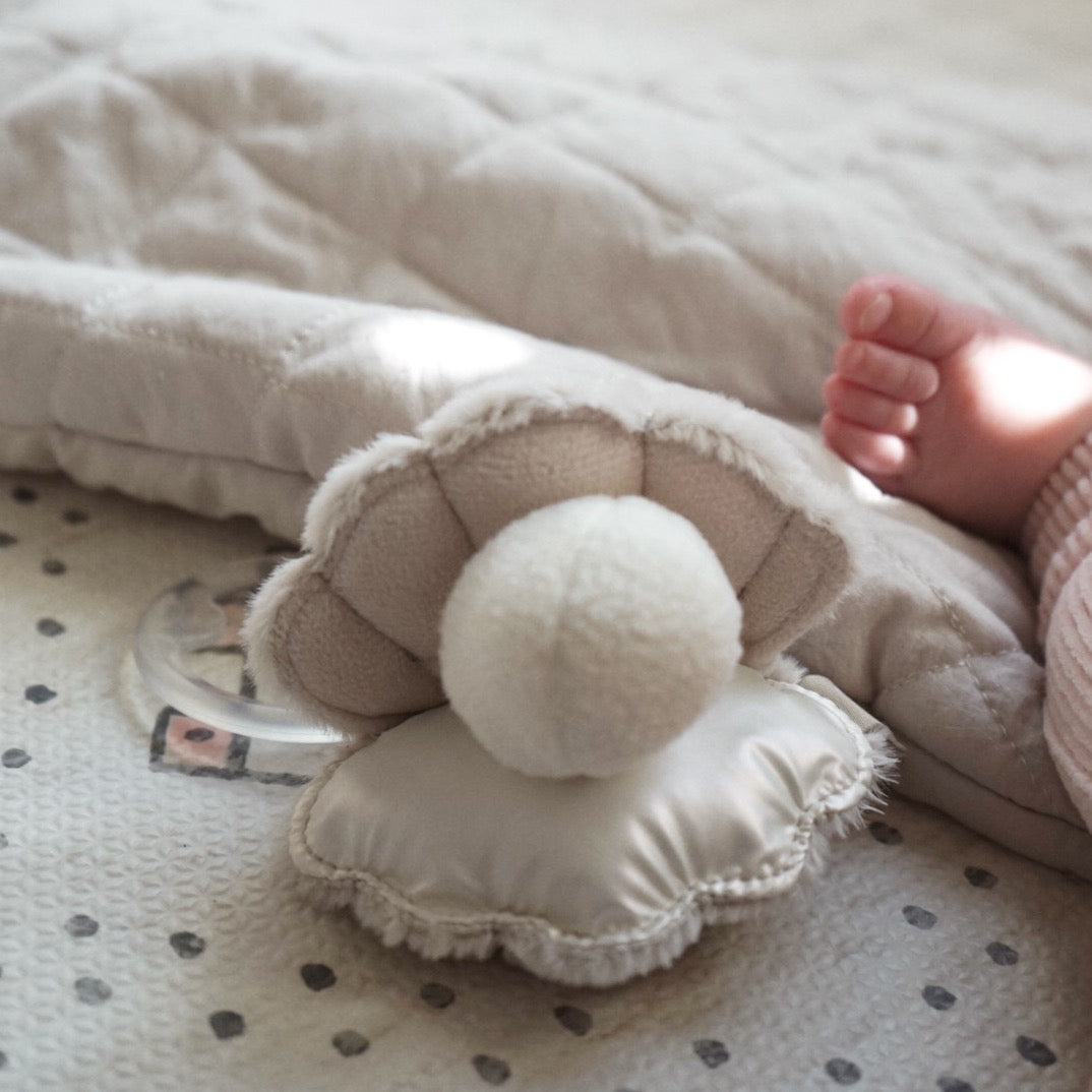 OYSTER – Little Lamb Kind