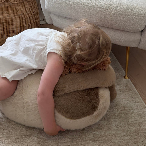 BUNNY POUF