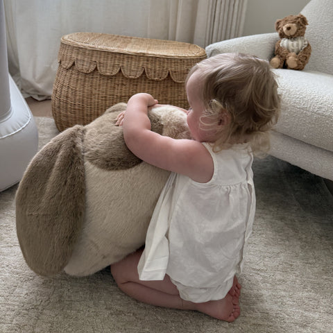 BUNNY POUF